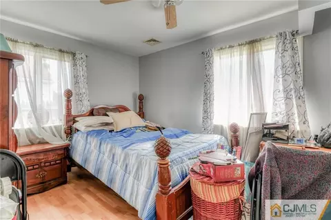 35 Walnut St, Edison, NJ 08817 photo 19