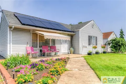 35 Walnut St, Edison, NJ 08817 photo 1