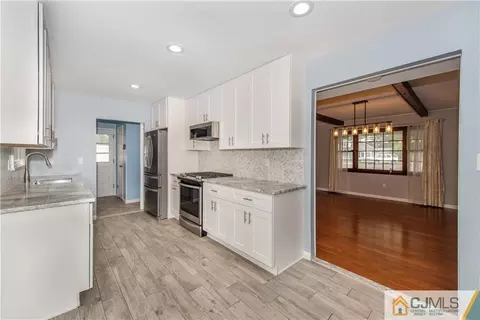9 Dunlap Pl, Middlesex, NJ 08846 photo 4