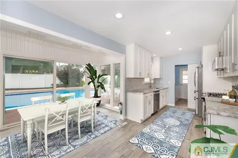 9 Dunlap Pl, Middlesex, NJ 08846 photo 2