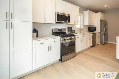 37 Markham Rd, Edison, NJ 08817 photo 5