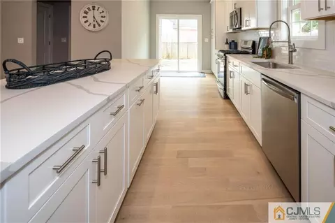 37 Markham Rd, Edison, NJ 08817 photo 6