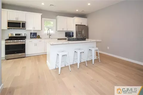 37 Markham Rd, Edison, NJ 08817 photo 4