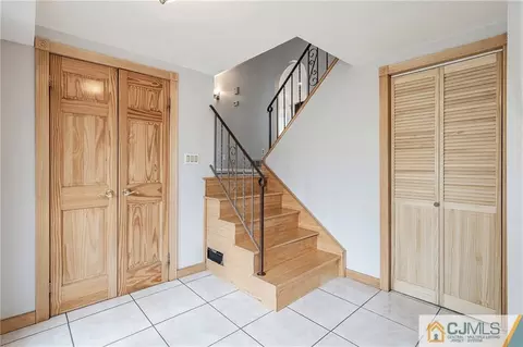 17 Amman Rd, Edison, NJ 08817 photo 2