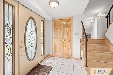 17 Amman Rd, Edison, NJ 08817 photo 3