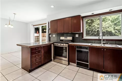 17 Amman Rd, Edison, NJ 08817 photo 12