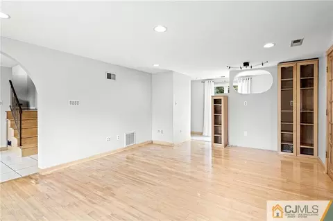 17 Amman Rd, Edison, NJ 08817 photo 5