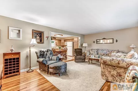 316 John St, Middlesex, NJ 08846 photo 5