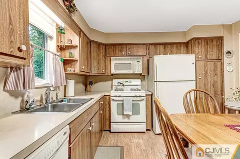 316 John St, Middlesex, NJ 08846 photo 9