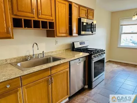 1701 Raspberry Ct, Edison, NJ 08817 photo 2