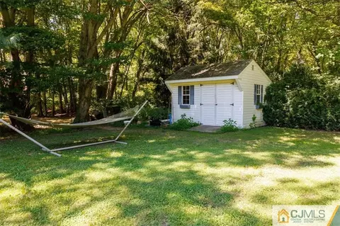 81 Springhill Rd, Matawan, NJ 07747 photo 8