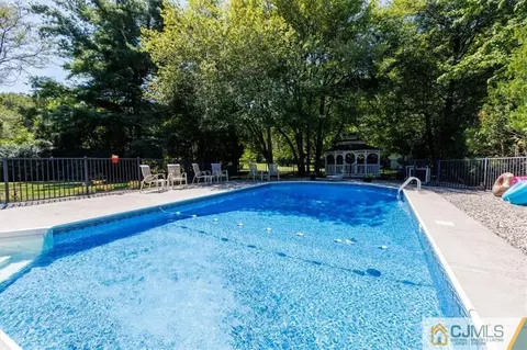 81 Springhill Rd, Matawan, NJ 07747 photo 11