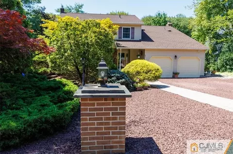 81 Springhill Rd, Matawan, NJ 07747 photo 2