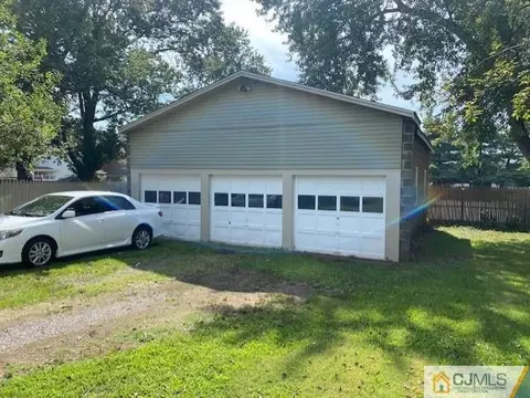 413 D St, Middlesex, NJ 08846 photo 3
