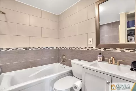 141 Old Rd, Sewaren, NJ 07077 photo 10