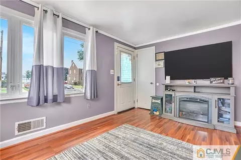 141 Old Rd, Sewaren, NJ 07077 photo 3