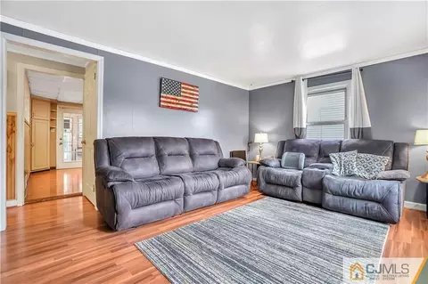 141 Old Rd, Sewaren, NJ 07077 photo 4