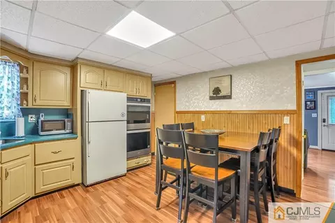 141 Old Rd, Sewaren, NJ 07077 photo 5