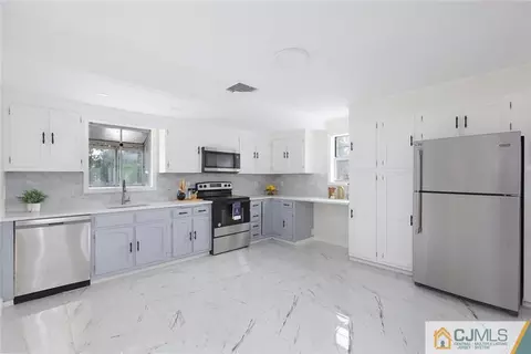 22 Cherry Ln, Sayreville, NJ 08859 photo 15