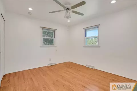 113 E Calvert Ave, Edison, NJ 08820 photo 17