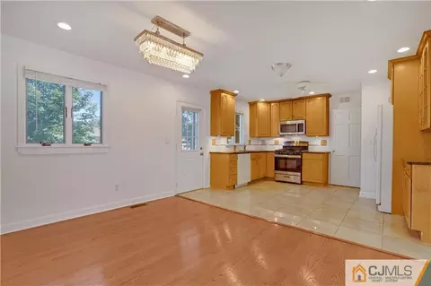 113 E Calvert Ave, Edison, NJ 08820 photo 9