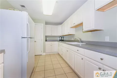 83 Liddle Ave, Edison, NJ 08837 photo 4