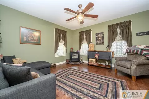 33 E Main St, Flemington, NJ 08822 photo 5