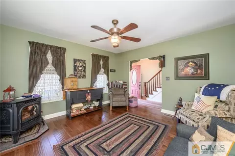 33 E Main St, Flemington, NJ 08822 photo 7