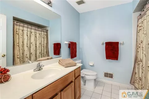 20 Rolling Brook Dr, Edison, NJ 08820 photo 33