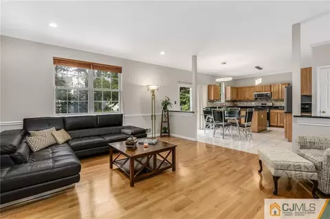 20 Rolling Brook Dr, Edison, NJ 08820 photo 18