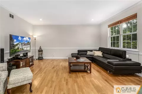 20 Rolling Brook Dr, Edison, NJ 08820 photo 17