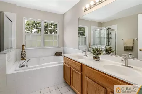 20 Rolling Brook Dr, Edison, NJ 08820 photo 28