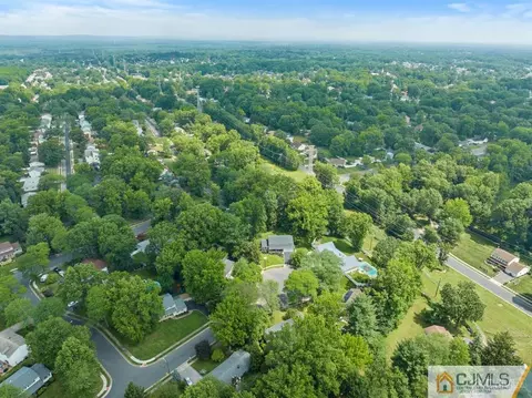 22 Highpoint Dr, Edison, NJ 08820 photo 9