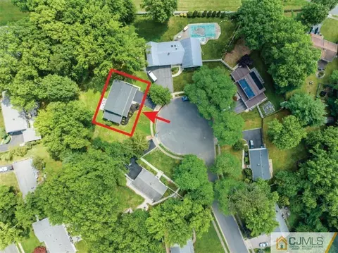 22 Highpoint Dr, Edison, NJ 08820 photo 2