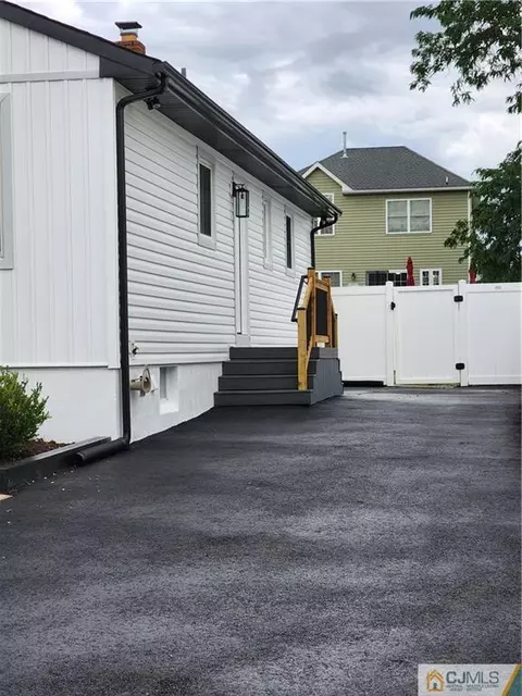 618 Drake Ave, Middlesex, NJ 08846 photo 9