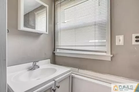 347 Seneca Ave, Middlesex, NJ 08846 photo 22