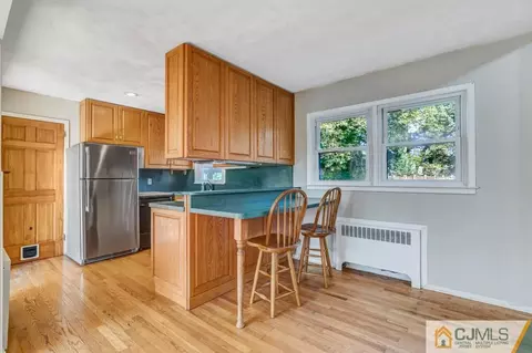 347 Seneca Ave, Middlesex, NJ 08846 photo 8