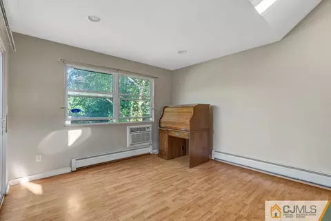 347 Seneca Ave, Middlesex, NJ 08846 photo 16