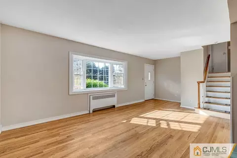 347 Seneca Ave, Middlesex, NJ 08846 photo 6