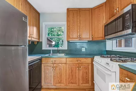 347 Seneca Ave, Middlesex, NJ 08846 photo 9