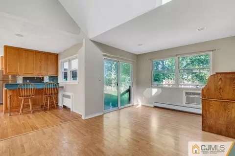 347 Seneca Ave, Middlesex, NJ 08846 photo 11