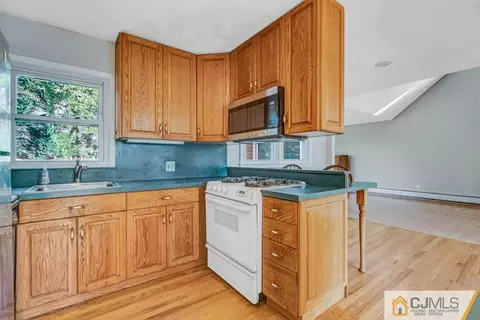 347 Seneca Ave, Middlesex, NJ 08846 photo 10