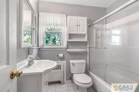 347 Seneca Ave, Middlesex, NJ 08846 photo 19