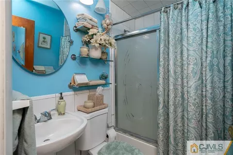 460 Warfield Rd, North Plainfield, NJ 07063 photo 18