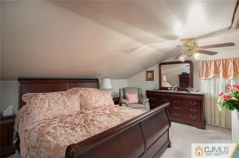 460 Warfield Rd, North Plainfield, NJ 07063 photo 14