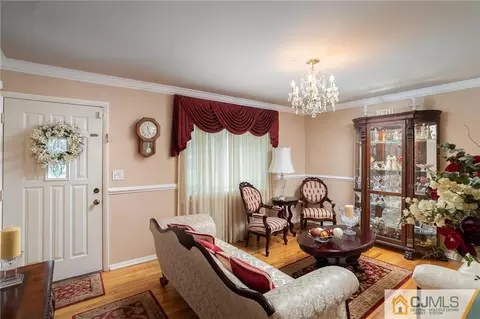 460 Warfield Rd, North Plainfield, NJ 07063 photo 5
