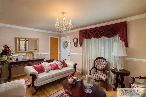 460 Warfield Rd, North Plainfield, NJ 07063 photo 6