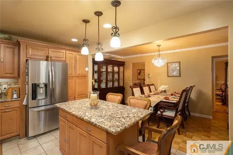 460 Warfield Rd, North Plainfield, NJ 07063 photo 12