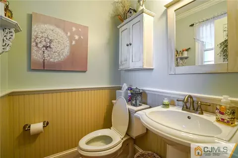 36 Starkin Rd, Edison, NJ 08837 photo 9