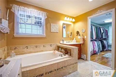36 Starkin Rd, Edison, NJ 08837 photo 32